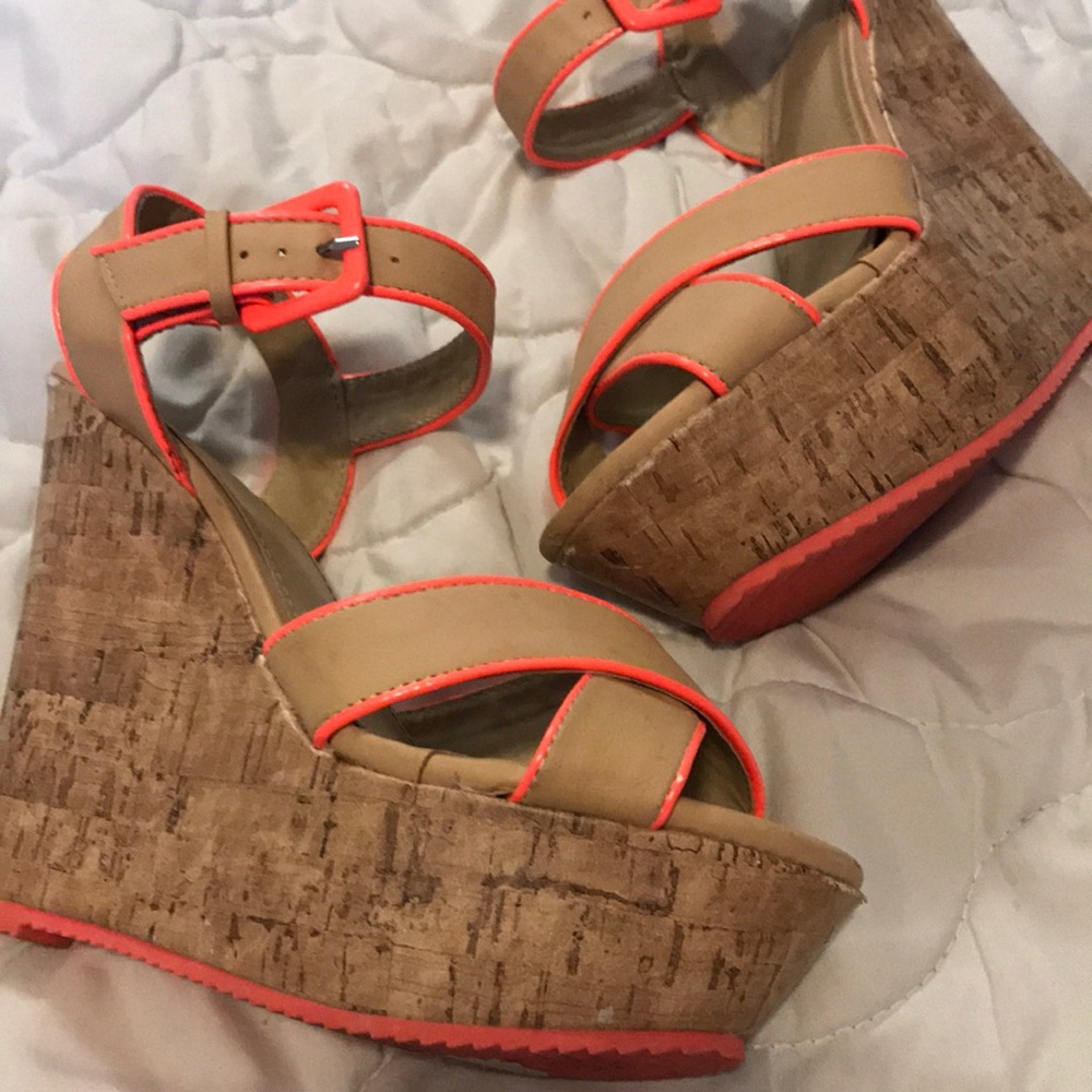CHARLOTTE RUSSE  tan & orange wedges